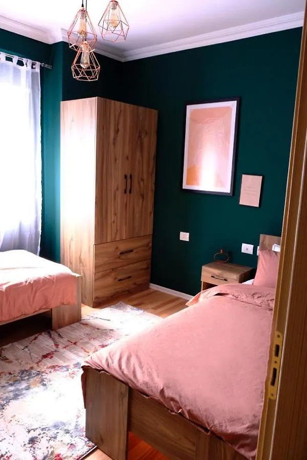 Modern Apartament Near The Lake And The Castle Shkoder Apartment